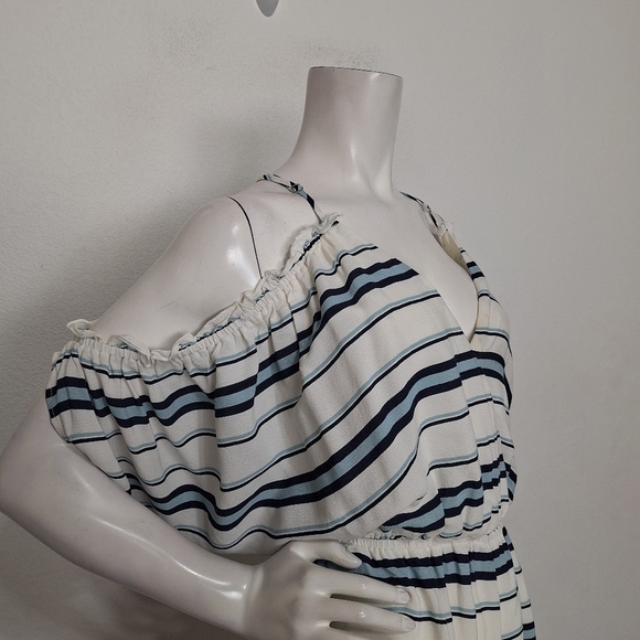 Lovers + Friends Blue White Malia Ruffle Coastal Cold Shoulder Romper Size M - Picture 6 of 14